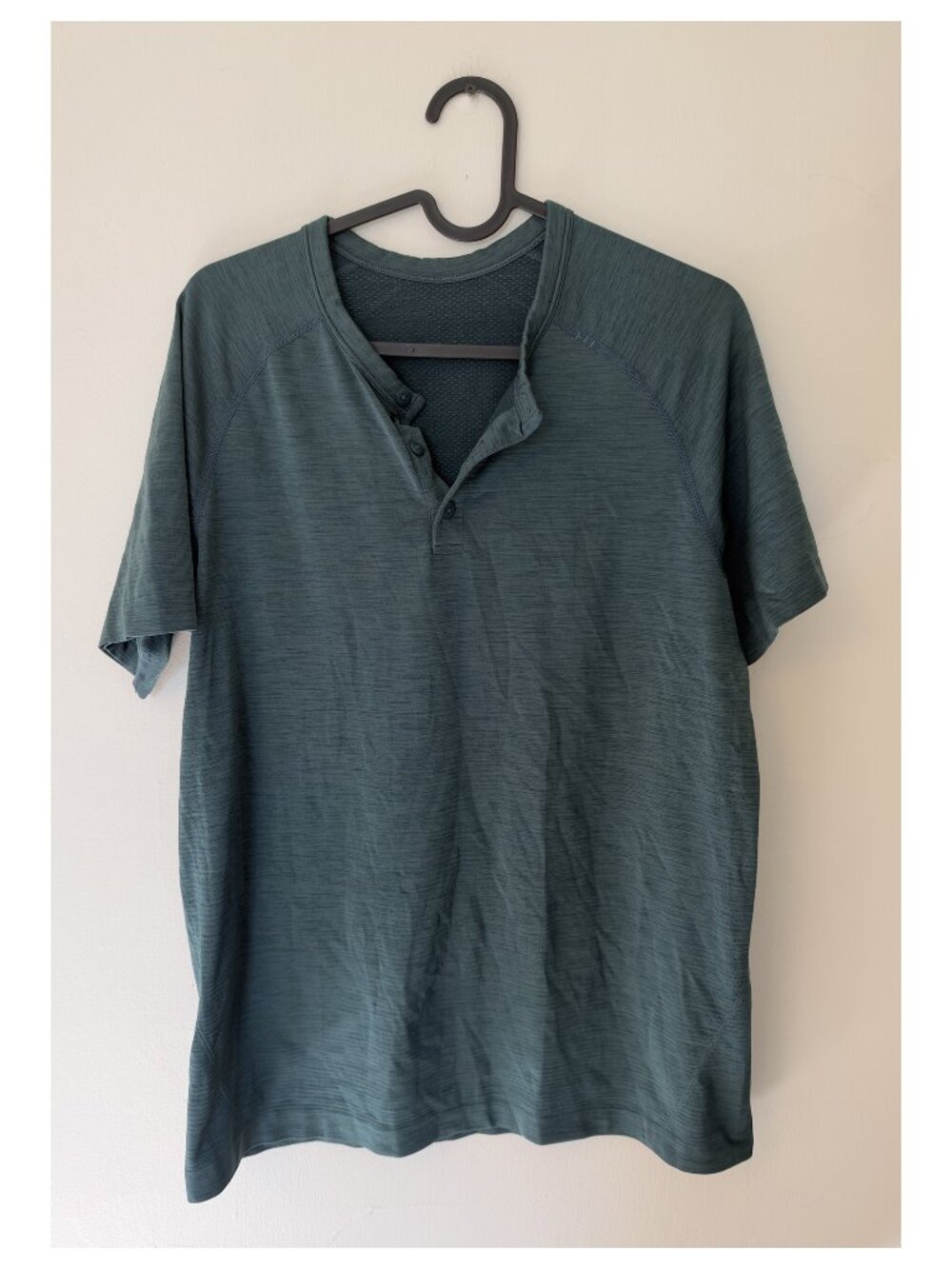 lululemon Green Heather Short Sleeve Henley Shirt Men's M